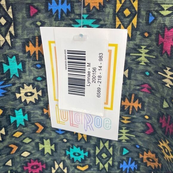NWT LULAROE Lynnae Top M - Picture 5 of 7